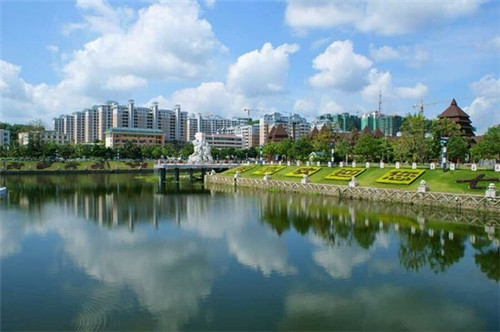 万宁房价巅峰碧桂园兴隆湖畔楼盘探秘